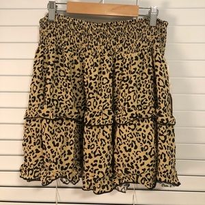 Flowy leopard mini skirt